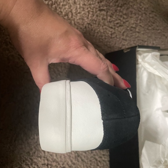 Jordan Series ES (GS) - Picture 5 of 8